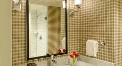 Kimpton TACONIC HOTEL, an IHG hotel Room Type - 2 Queen Communications Accessible