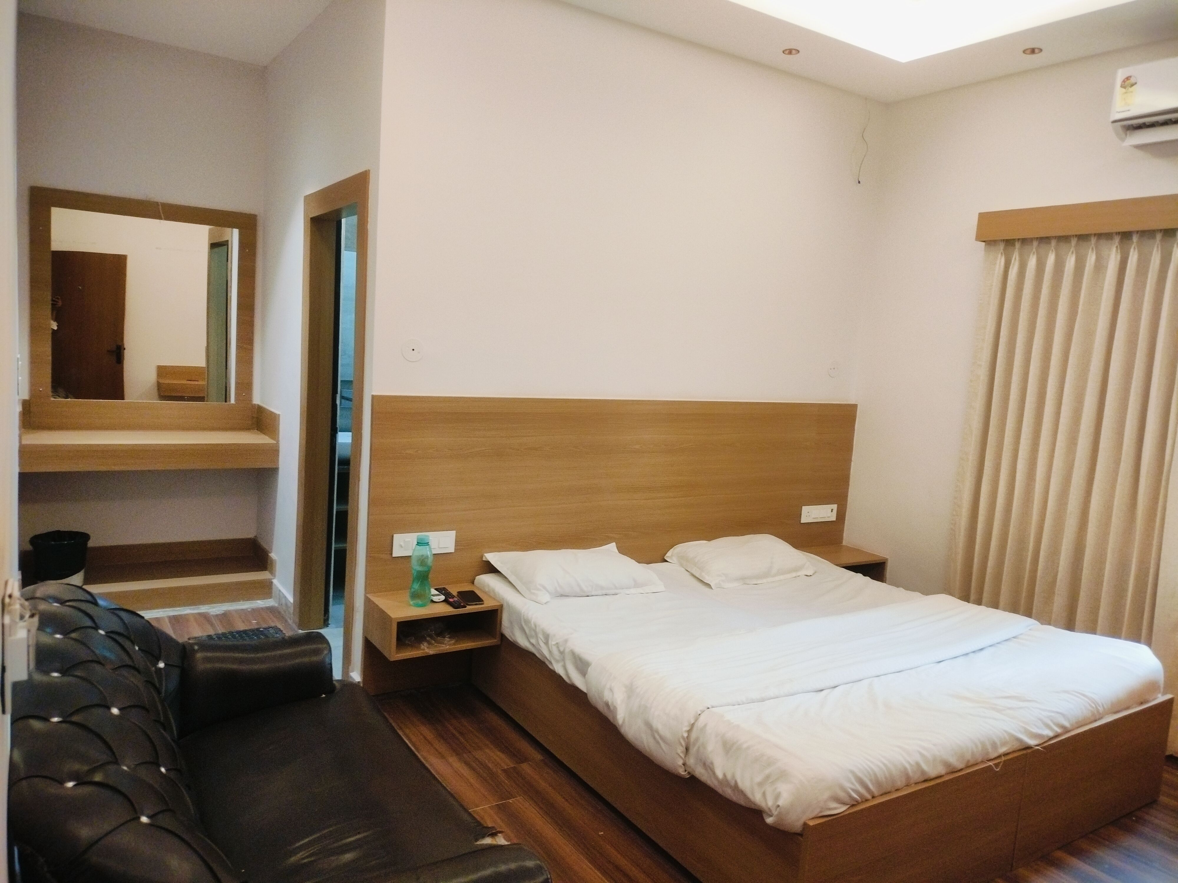 Hotel Clay Inn Sohna - Tap to explore photos