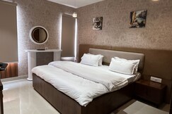 Hill Nest Mountain View Apartments 303