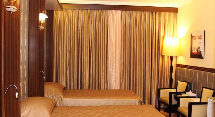 Al Khaleej Grand Hotel - Tap to explore photos