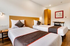 Super Townhouse Gandhi Hall