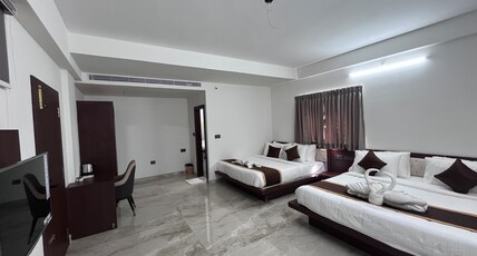 Hotel Sree suites Attibele Room Type - LUXURY ROOM WITH AC