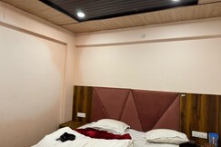 Ganga Sher Shree Homestay - 500 Mtrs From Temple