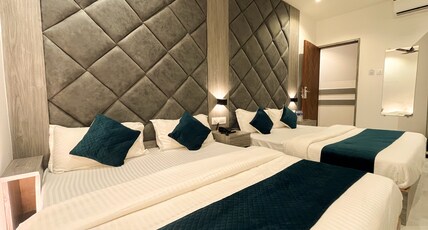 Hotel Grand Executive Room Type - Deluxe Quadruple Room
