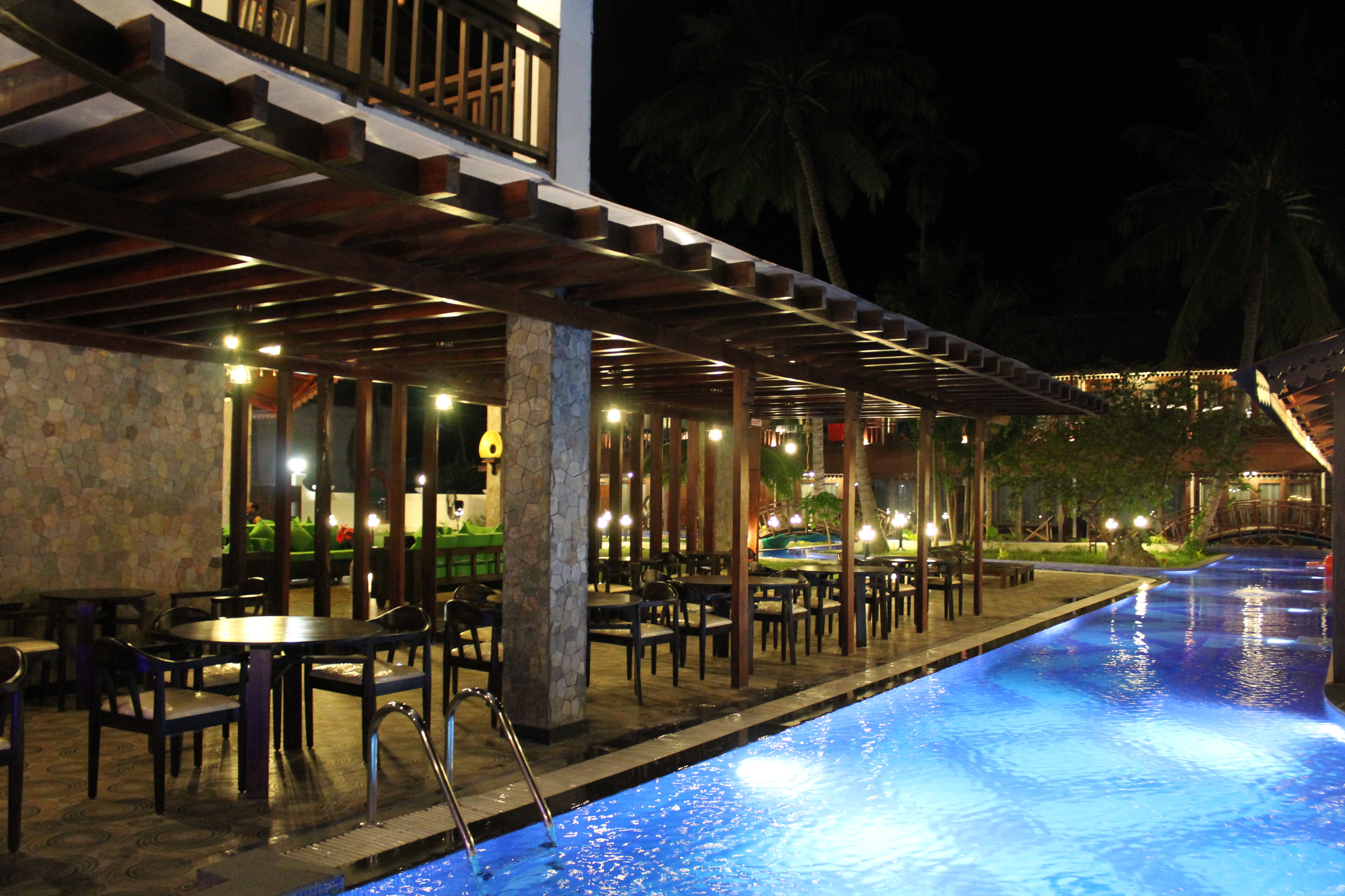 Symphony Summer Sands Beach Resort & Spa - Tap to explore photos