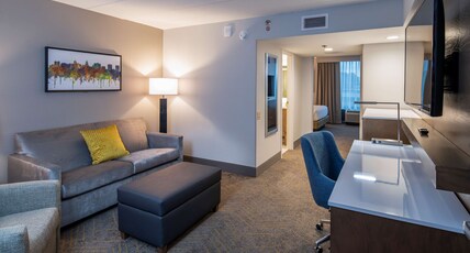 DoubleTree by Hilton Madison East Room Type - 1 KING STUDIO SUITE