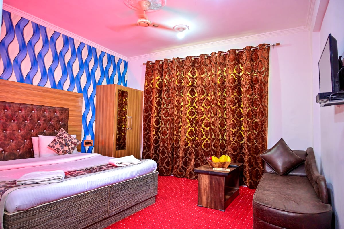 Hotel FairView - Tap to explore photos