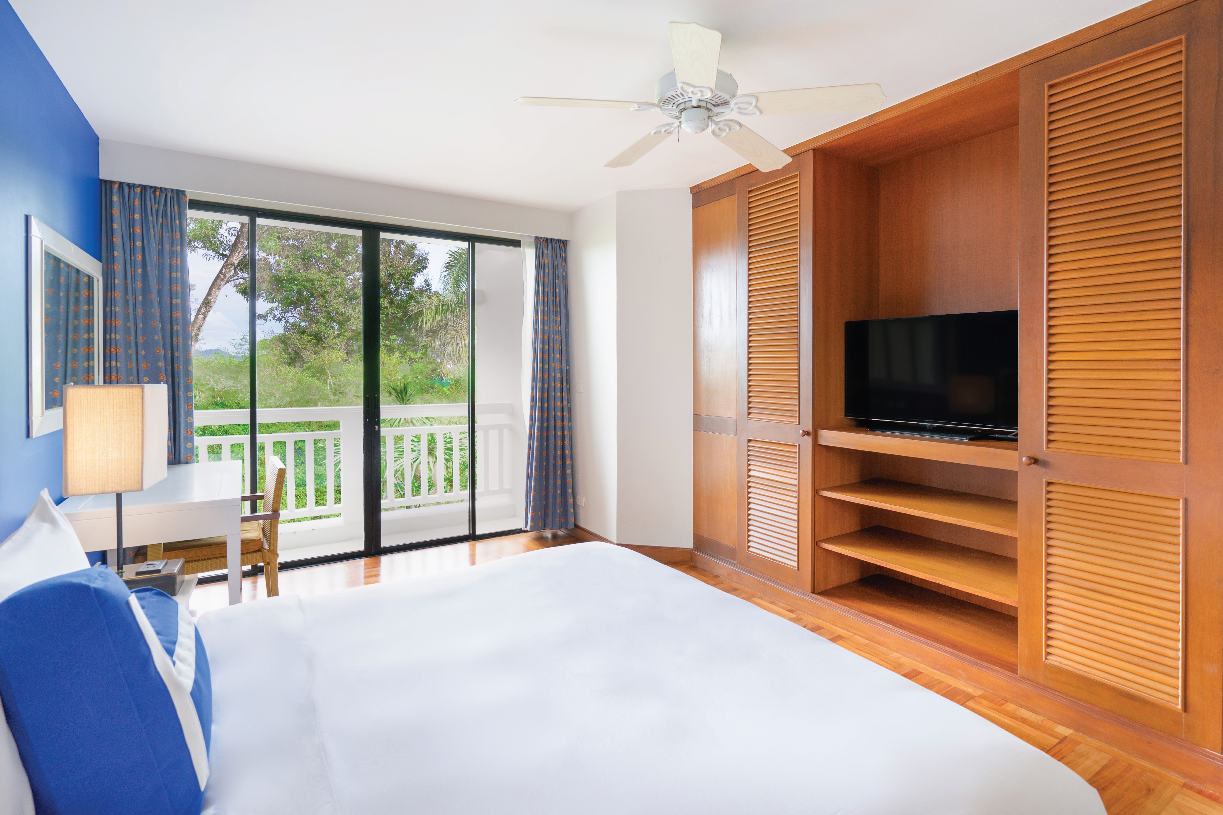 Homm Suites Laguna, part of Banyan Group - Tap to explore photos