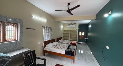 Trinetra Home Stay Room Type - Ac Bedroom 1