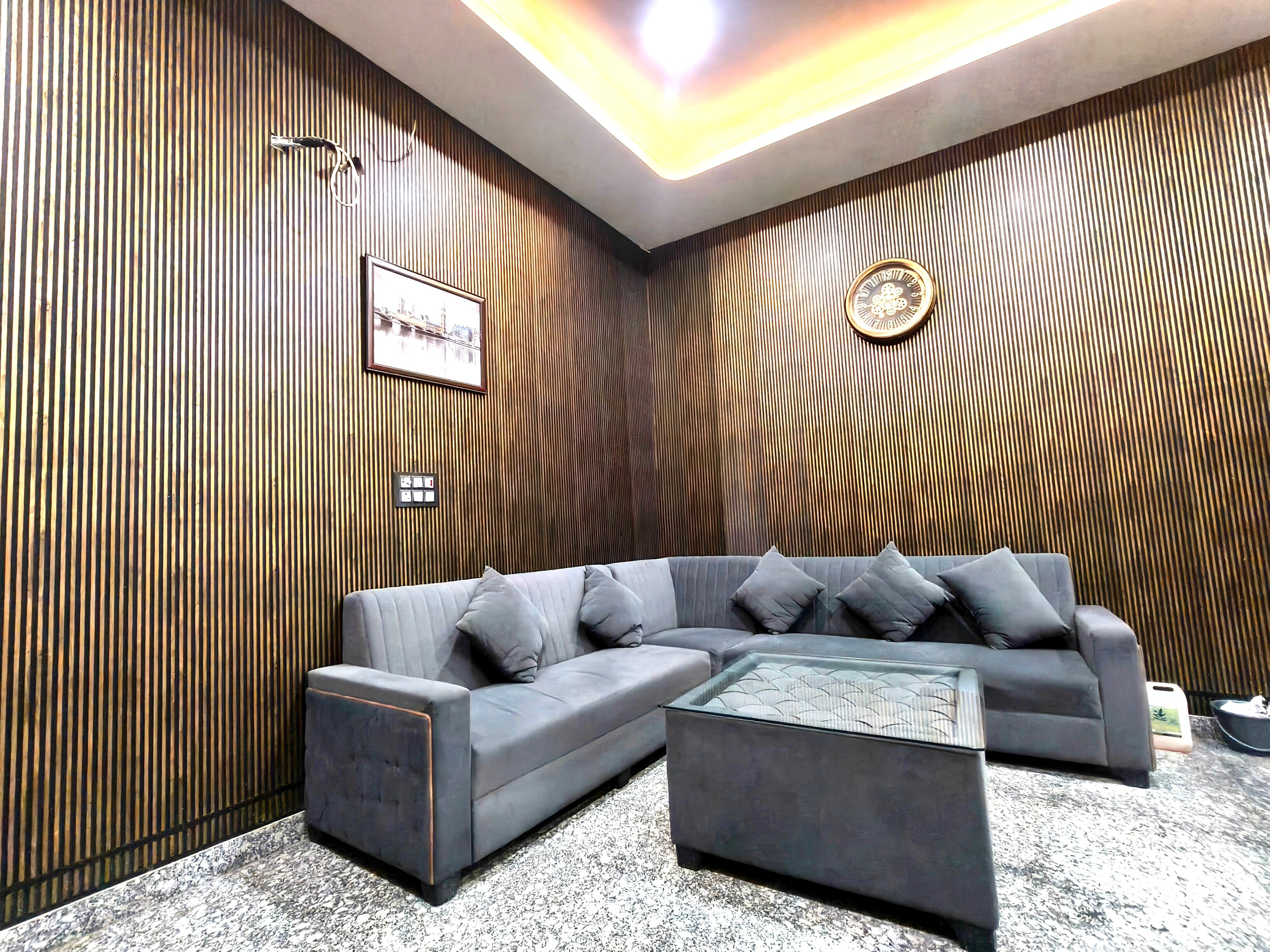 Hotel Sangree - Tap to explore photos