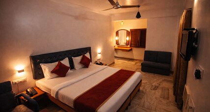 Raja Hotel Room Type - Deluxe Room