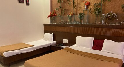 Hotel Mandai Palace Room Type - Triple Bed Non AC 