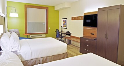 Holiday Inn Express & Suites PHOENIX NORTH - SCOTTSDALE Room Type - 2 Queen Standard Comm Mobil Access Tub