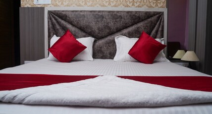 HOTEL ROYAL'S Room Type - Suite Room(AC)