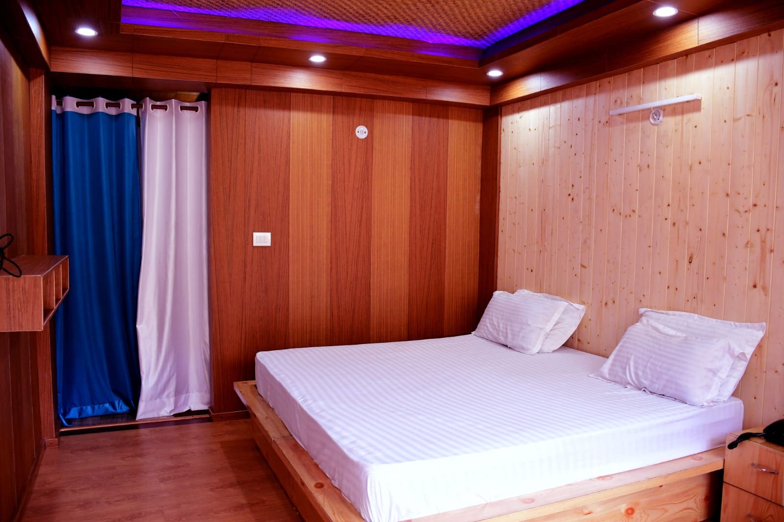 Hotel Shivay - Tap to explore photos