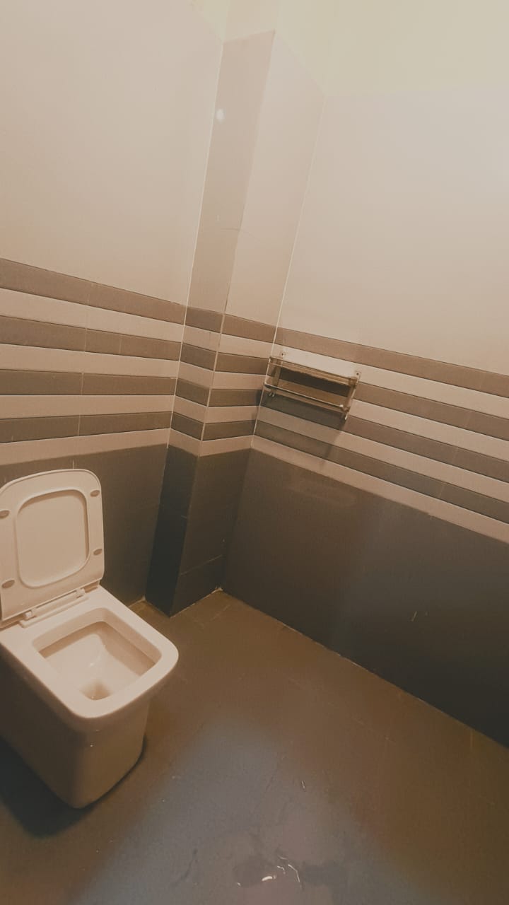 Hotel Global - Tap to explore photos