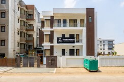 The Hamilton Serviced Apartment Sec-43 Golf Course road