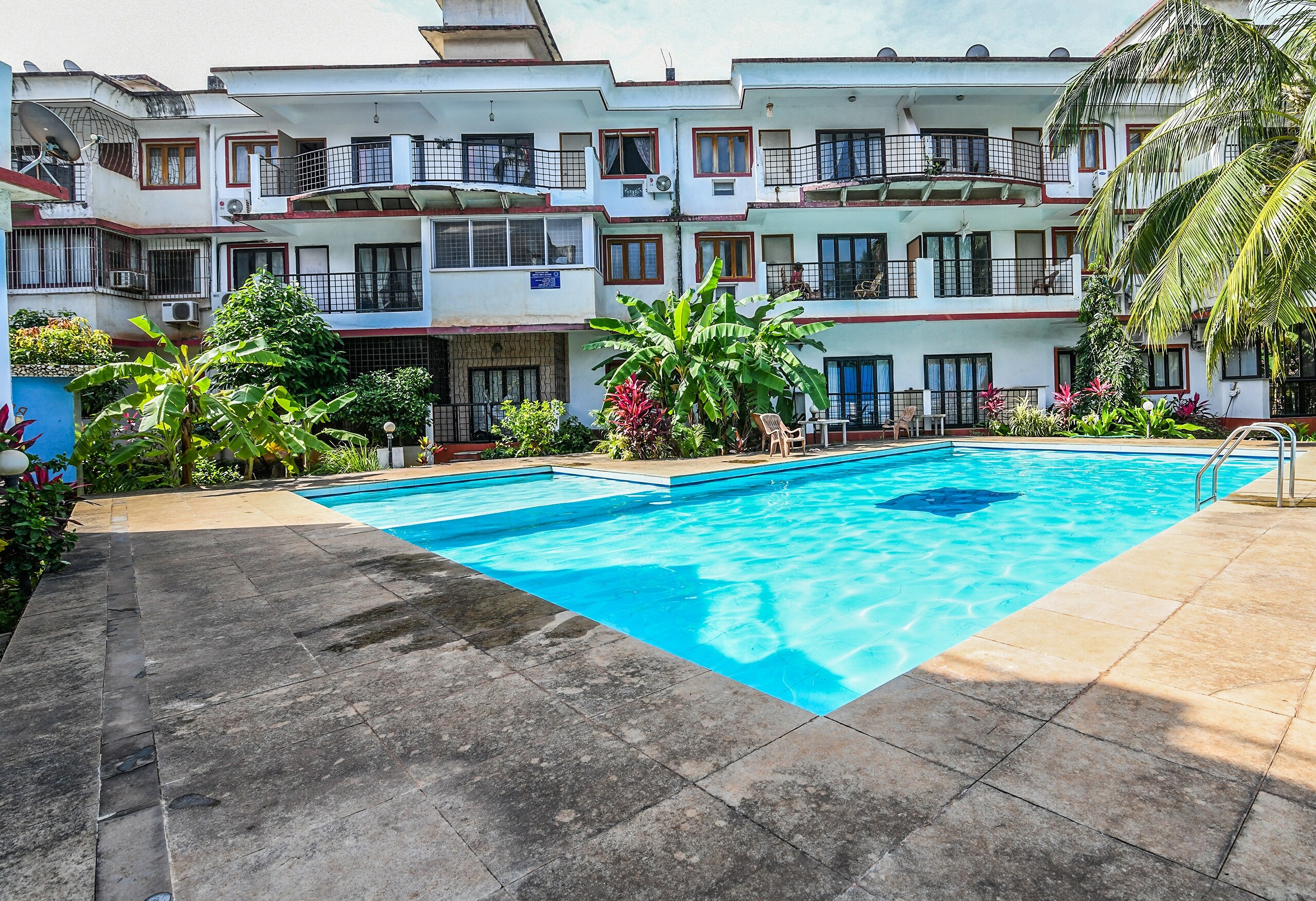 1 Bhk Apartment candolim - lawande - Tap to explore photos