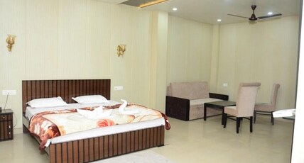 HOTEL KRAZY Room Type - Deluxe Room