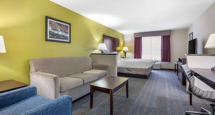 Best Western Plus Mansfield Inn & Suites Room Type - ACCESSIBLE - SUITE KING BED,MOBILITY ACC,COMMASSIST,BATHTB,SFBD,NSM,FULL BREAKFAST Best Western Plus Mansfield Inn & Suites Room Type - ACCESSIBLE - SUITE KING BED,MOBILITY ACC,COMMASSIST,BATHTB,SFBD,NSM,FULL BREAKFAST