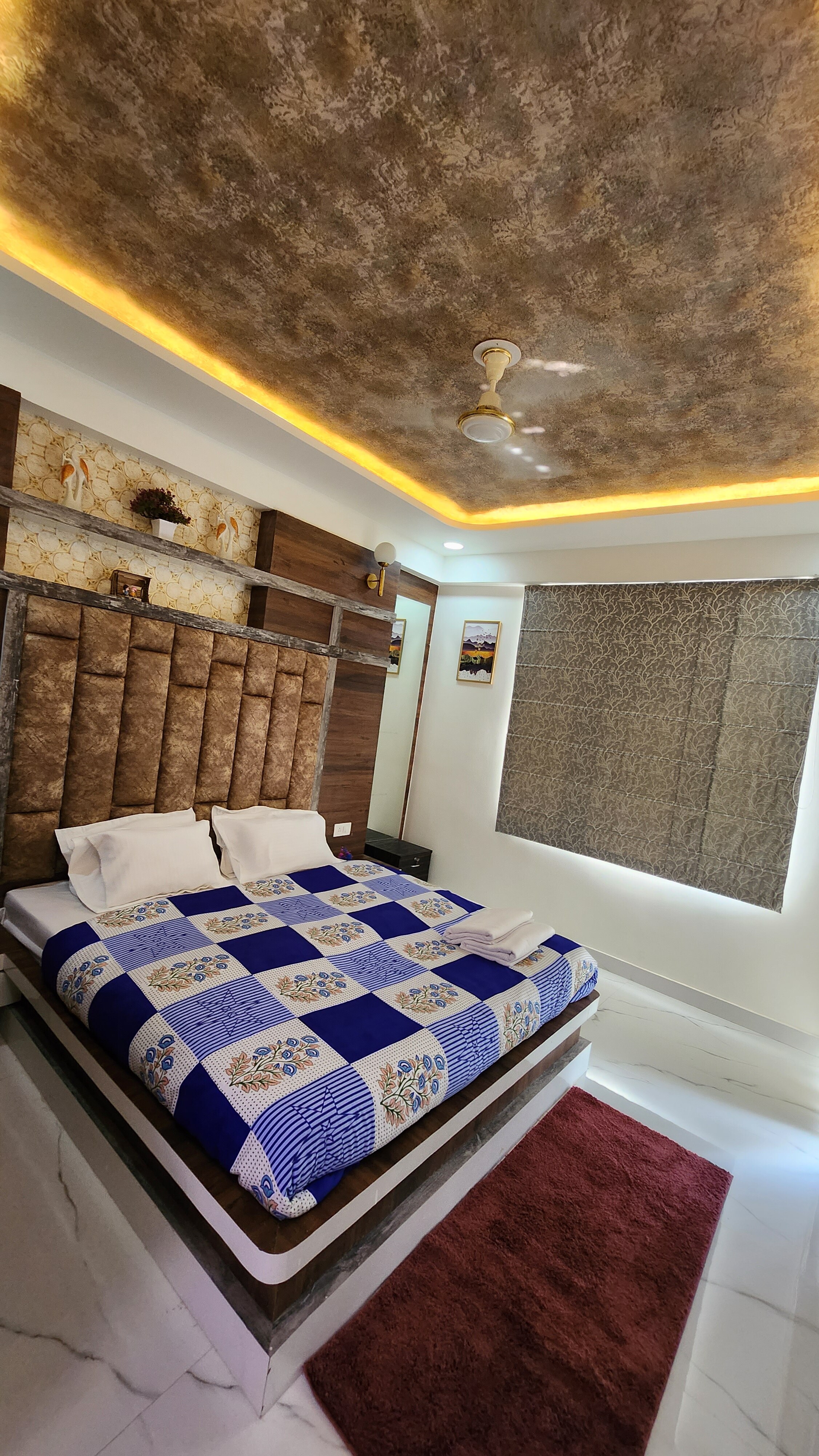 Aaj Golden stay 4BHK Luxury apt - Tap to explore photos