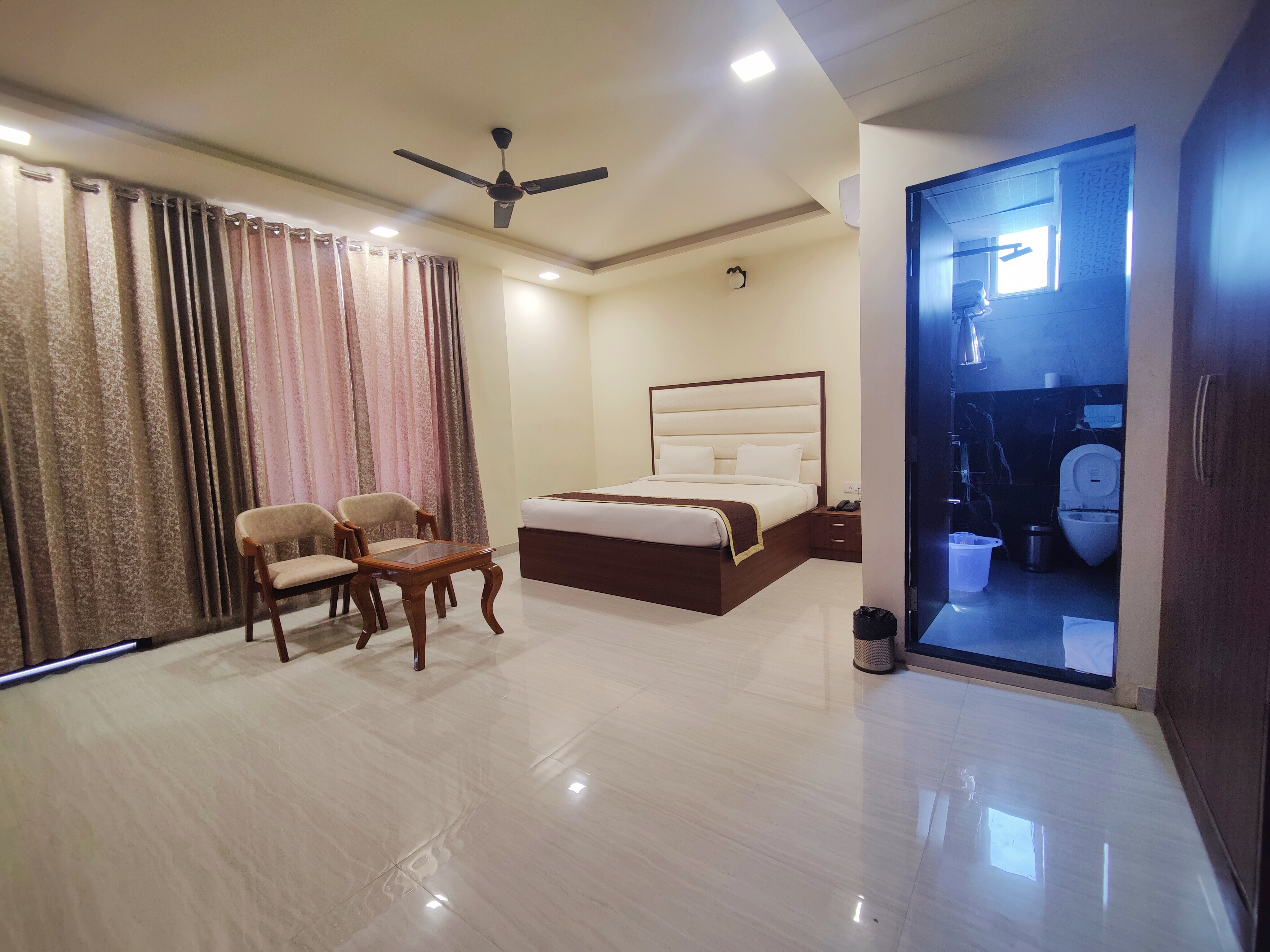 Hotel Moon Valley & Bar - Tap to explore photos