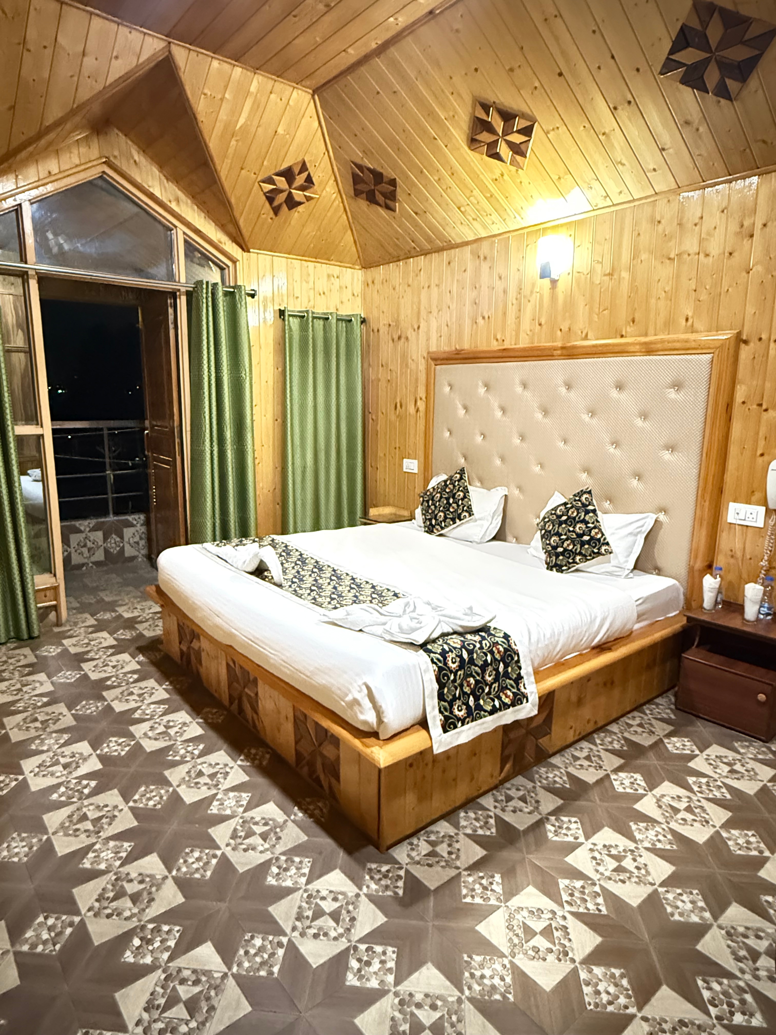 Behtereen Resort - Tap to explore photos