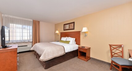 Candlewood Suites Williston, an IHG Hotel Room Type - 1 Qn Studio Comm Mobil Acc Tub