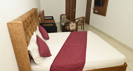 Sudan in hotel zirakpur highway Room Type - King Bed Room Sudan in hotel zirakpur highway Room Type - King Bed Room
