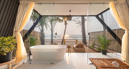 Rose Goa Beach Resort Room Type - Premium Seafront with Bathtub