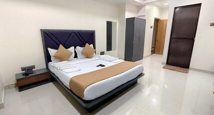 Hotel Edition Blue Room Type - DELUXE ROOM