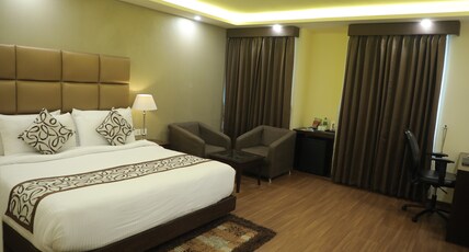Days Hotel by Wyndham Jalandhar Jyoti Chowk Room Type - 1 King Bed, Business Room, Non-Smoking