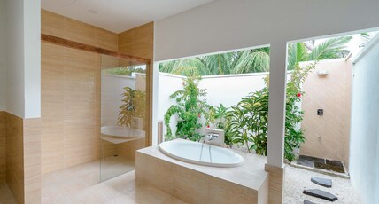 Rahaa Resort Room Type - Lagoon View Rooms