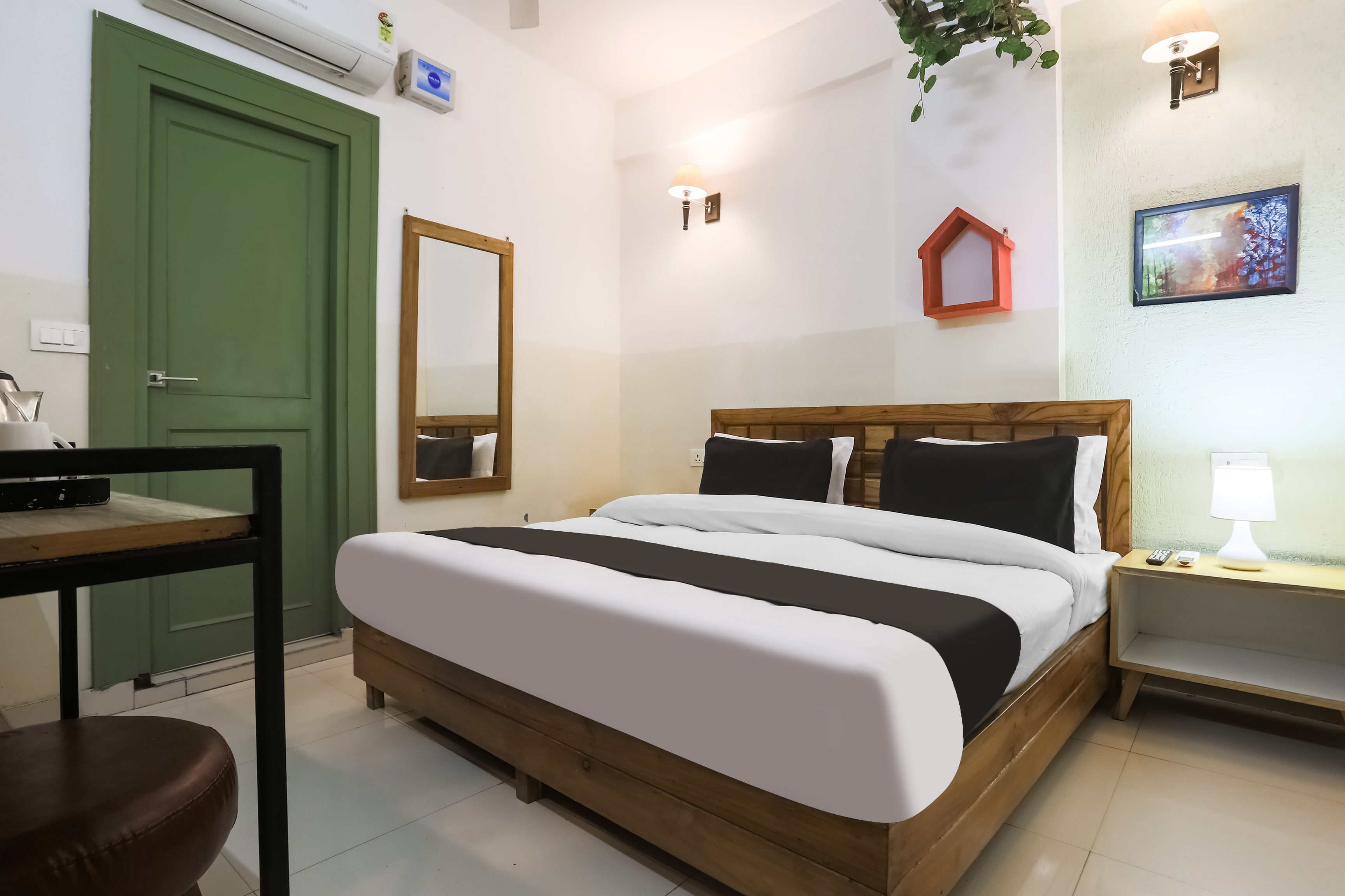 Super Collection O Pacific Mall Rajpur Road Formerly Comfort Inn - Tap to explore photos