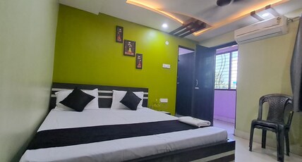 Bibhuti Inn Room Type - A.C -1 King Bed (6ftx7ft) room