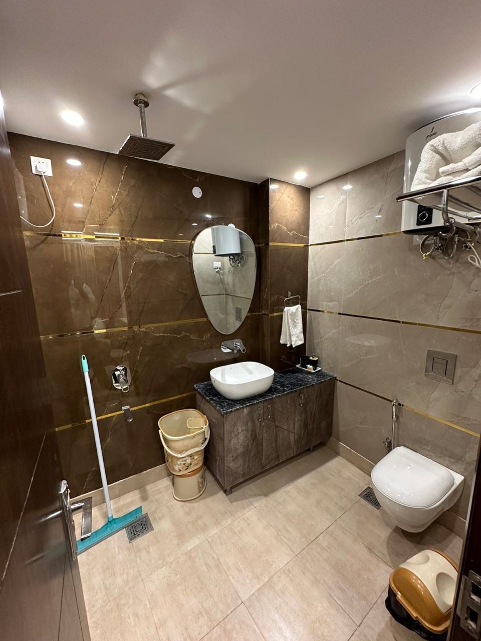 The Royal Oakes 2BHK Terrace Apt with Kitchent - Tap to explore photos