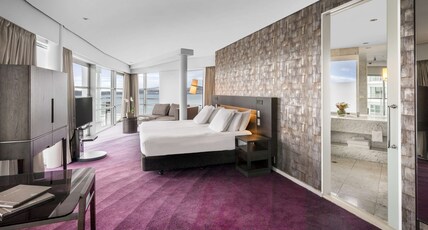 Hilton Auckland Room Type - KING HILTON BOW SUITE