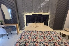 Urban Hideaway Studio Retreat   By Aqqua Suites