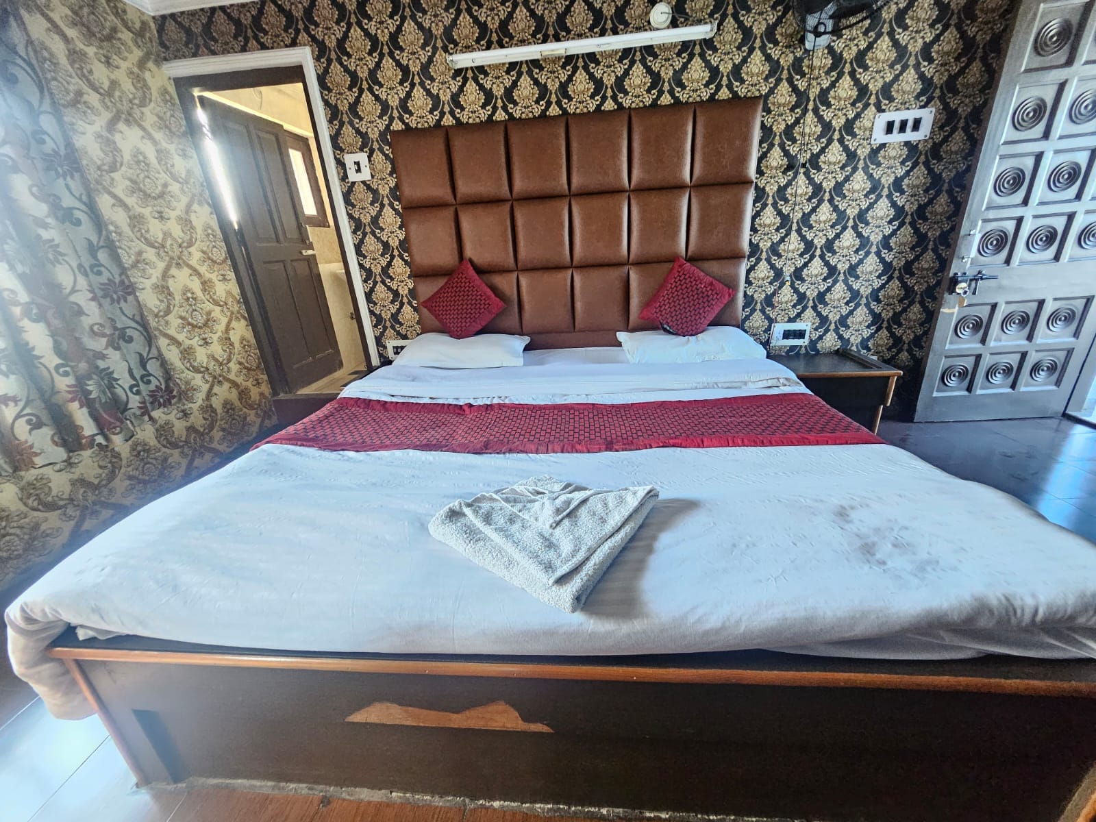 Kashmir Royal Resort. - Tap to explore photos