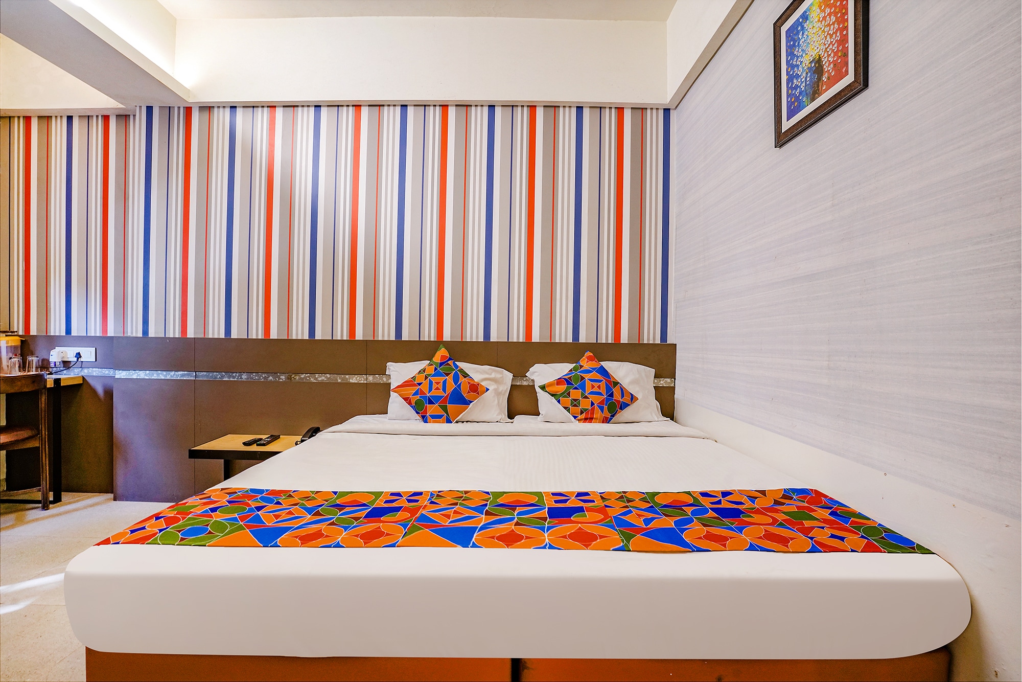 FabHotel Gargi Deluxe - Nr. Raja Dinekar Musuem - Tap to explore photos