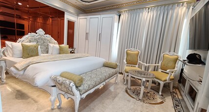 Hotel Om Stay Well Room Type - Premium Suite