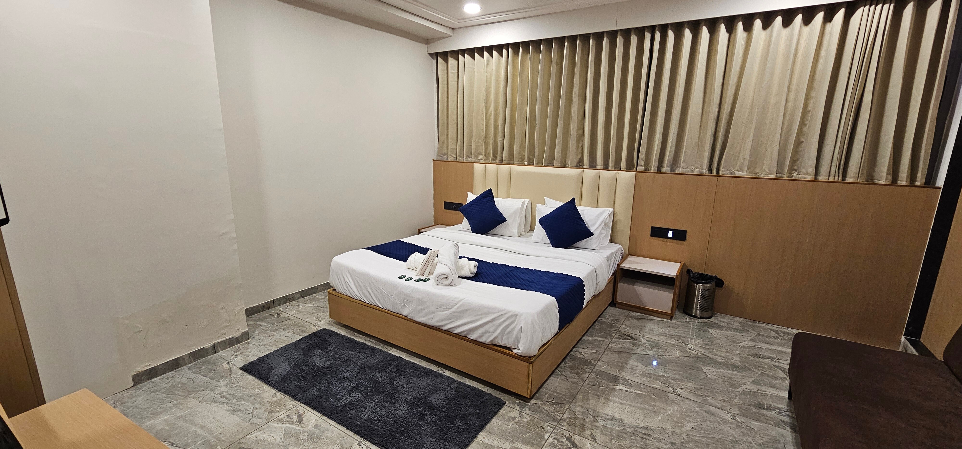 Hotel Earth Orbit - Tap to explore photos