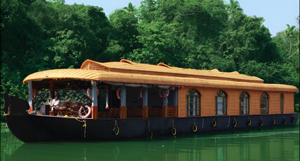 White House Houseboat Room Type - 4 Bedroom Deluxe Independent Houseboat Ac timing: 9.00pm - 6.00am White House Houseboat Room Type - 4 Bedroom Deluxe Independent Houseboat Ac timing: 9.00pm - 6.00am