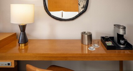 Whitney Peak Hotel Reno, Tapestry Collection by Hilton Room Type - 2 QUEENS EXECUTIVE FLOOR