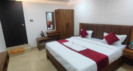 HOTEL MANOJ Room Type - Family Room