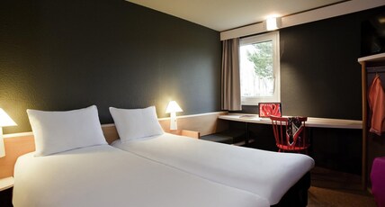 ibis Provins Room Type - Standard Room with two single beds
