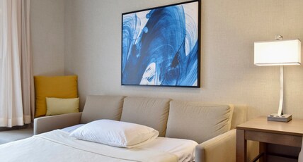 Staybridge Suites WATERLOO - ST. JACOBS AREA, an IHG hotel Room Type - 1 King Studio Suite Mobility Accessible Roll In Shower Staybridge Suites WATERLOO - ST. JACOBS AREA, an IHG hotel Room Type - 1 King Studio Suite Mobility Accessible Roll In Shower