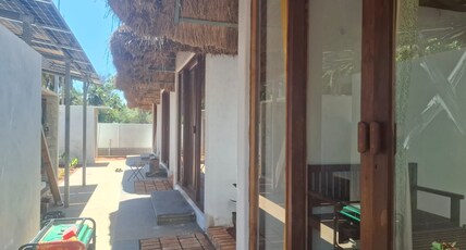 Huts Life Home Stay Room Type - Ultra Delxue Room