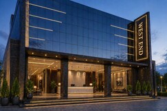 Hotel West End @ Delhi Airport By Luxury Group