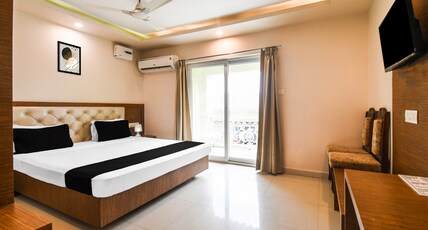 Collection O Paschim Dwar Near Jagannath Temple Formerly Hotel Subhadarshan Room Type - Deluxe